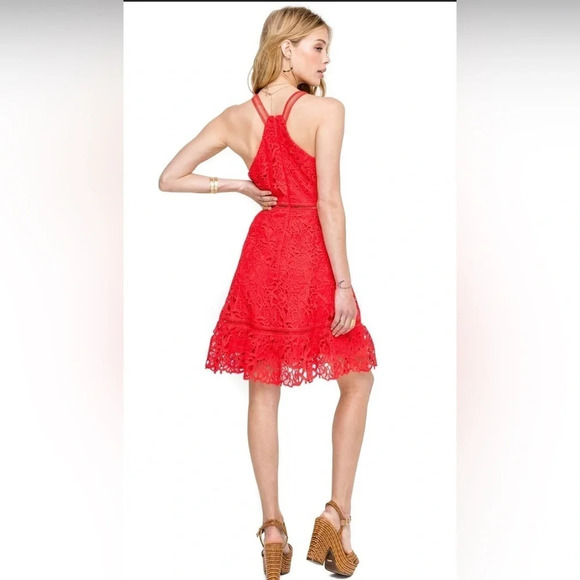 ASTR the label xs red lace dress in great conditionβ - Picture 2 of 5
